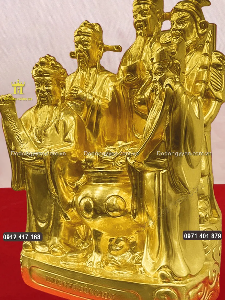 To&agrave;n bộ bề mặt đều được mạ v&agrave;ng 24K sang trọng